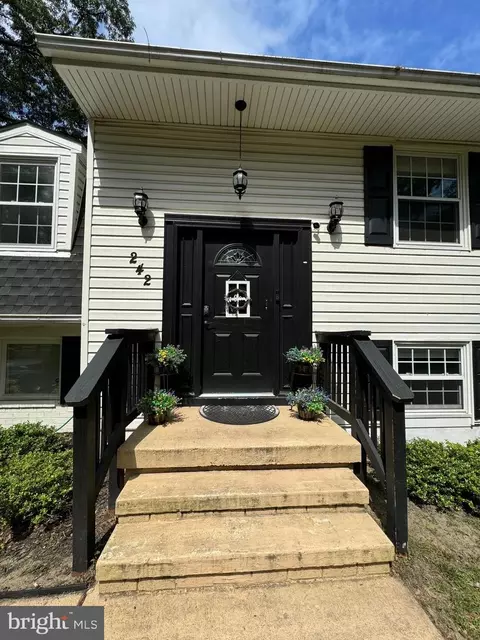 Exterior - 242 11th St, Pasadena, MD 21122 photo 3 of 7