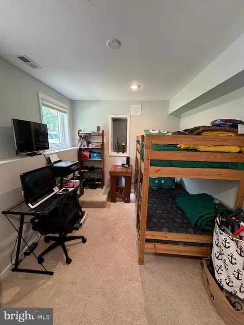 Bedroom - 242 11th St, Pasadena, MD 21122 photo 5 of 10