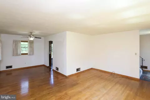 7426 Hickory Ln, Hanover, MD 21076 photo 16