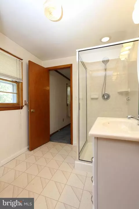 7426 Hickory Ln, Hanover, MD 21076 photo 38
