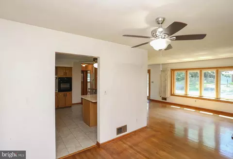 7426 Hickory Ln, Hanover, MD 21076 photo 19