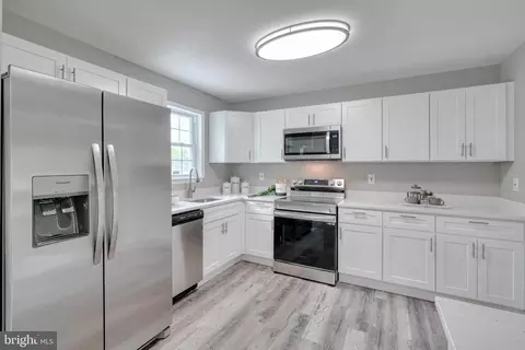Kitchen - 7603 Mccarron Ct, Hanover, MD 21076 photo 2 of 4