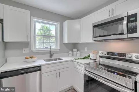 Kitchen - 7603 Mccarron Ct, Hanover, MD 21076 photo 4 of 4