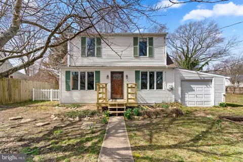 272 Creek Blvd, Pasadena, MD 21122