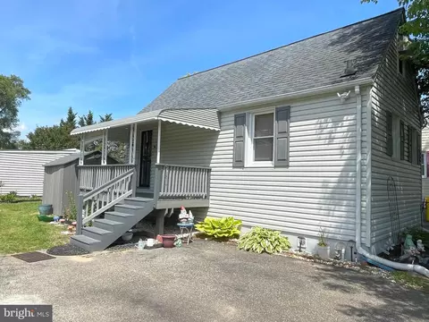 1056 7th St, Glen Burnie, MD 21060