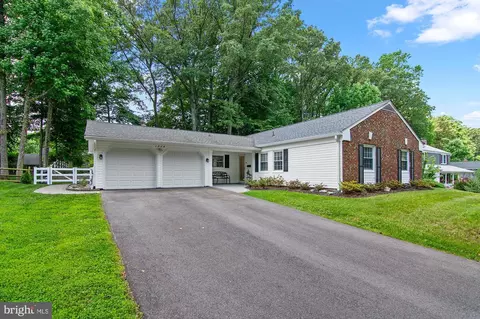 1774 Regents Park Rd E, Crofton, MD 21114 photo 2