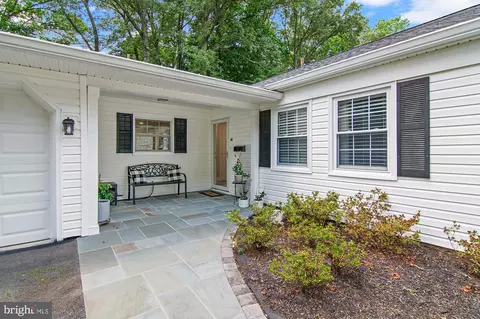 1774 Regents Park Rd E, Crofton, MD 21114 photo 3