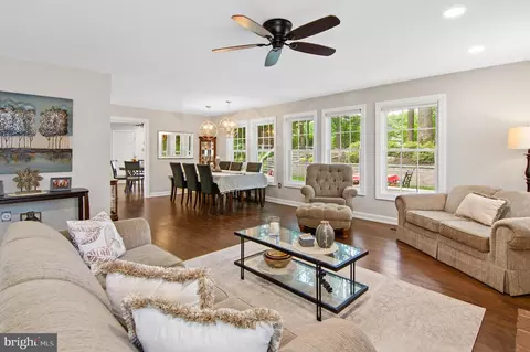 1774 Regents Park Rd E, Crofton, MD 21114 photo 9