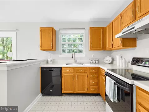 7810 Solari Ct, Pasadena, MD 21122 photo 13