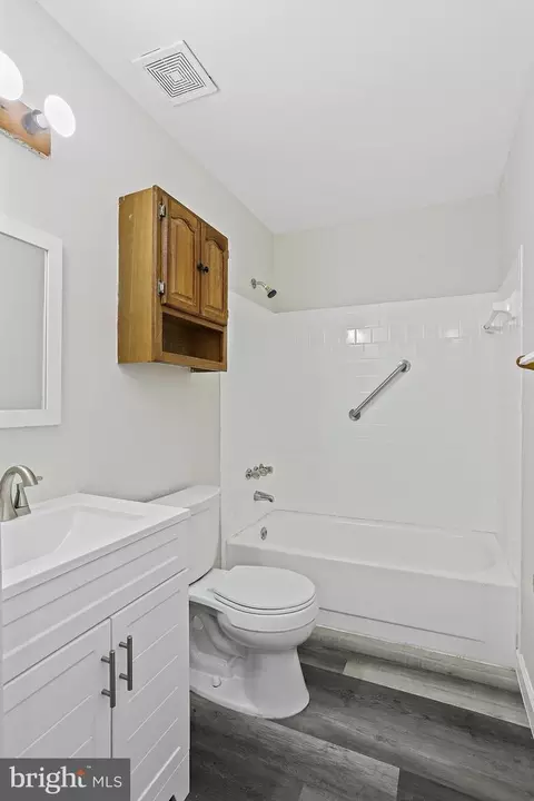 Bath - 1828 Eagle Ct, Severn, MD 21144 photo 2 of 4