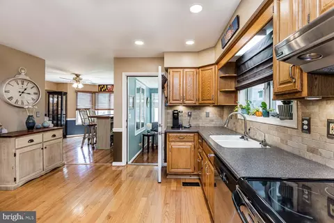 4940 W End Ave, Shady Side, MD 20764 photo 15