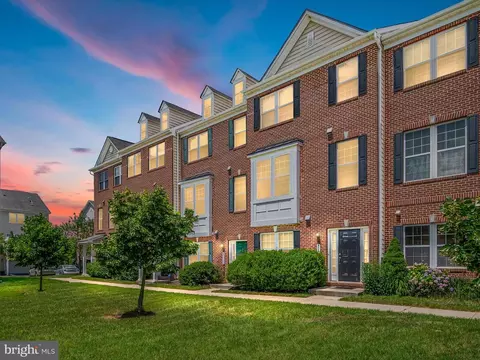 1111 Bayberry Ln, Hanover, MD 21076