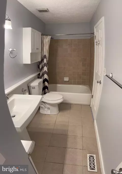 301 Cool Breeze Ct, Pasadena, MD 21122 photo 14