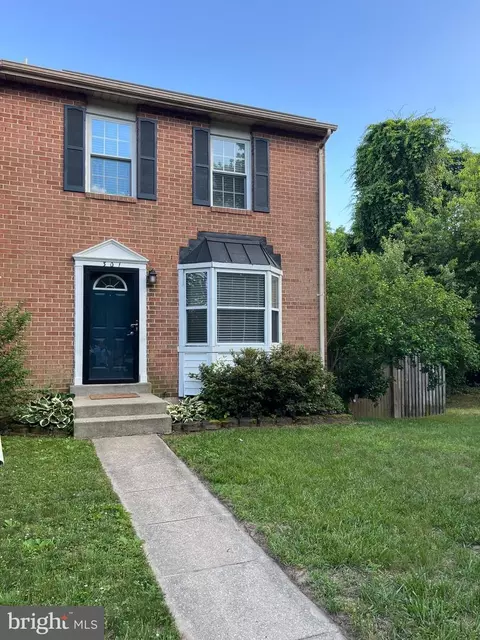 301 Cool Breeze Ct, Pasadena, MD 21122