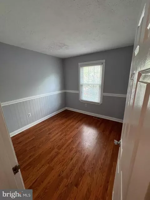 301 Cool Breeze Ct, Pasadena, MD 21122 photo 12
