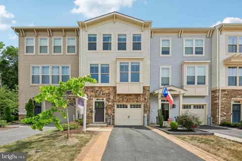 114 Nandina Ln, Glen Burnie, MD 21060