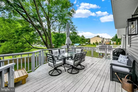 Exterior - 3516 Marble Arch Dr, Pasadena, MD 21122 photo 2 of 5