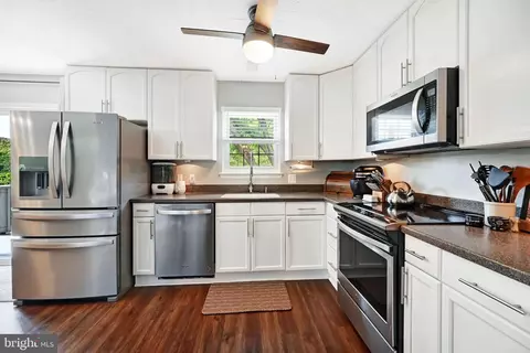 Kitchen - 3516 Marble Arch Dr, Pasadena, MD 21122 photo 2 of 3