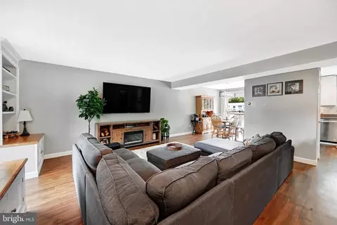 Living - 3516 Marble Arch Dr, Pasadena, MD 21122 photo 1 of 2