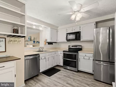 Kitchen - 723 Willowby Run, Pasadena, MD 21122 photo 1 of 5