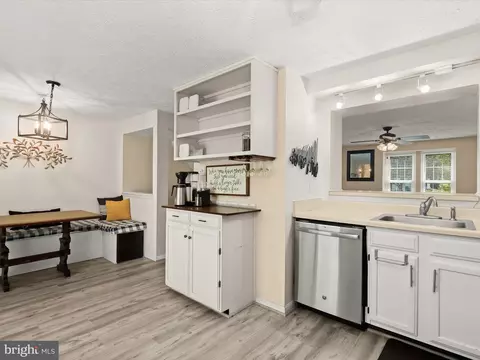 Kitchen - 723 Willowby Run, Pasadena, MD 21122 photo 5 of 5