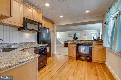 Kitchen - 622 Irvin Ave, Deale, MD 20751 photo 1 of 5