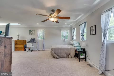 Bedroom - 622 Irvin Ave, Deale, MD 20751 photo 2 of 3