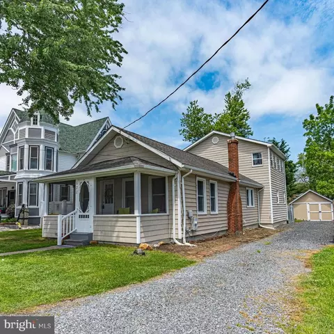 Exterior - 622 Irvin Ave, Deale, MD 20751 photo 2 of 7