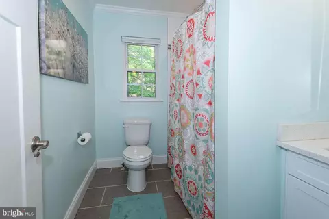 Bath - 150 Sillery Bay Rd, Pasadena, MD 21122 photo 2 of 3
