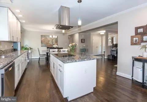 Kitchen - 150 Sillery Bay Rd, Pasadena, MD 21122 photo 4 of 4