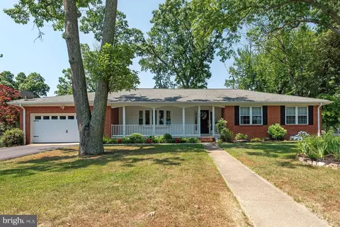 Exterior - 150 Sillery Bay Rd, Pasadena, MD 21122 photo 1 of 14