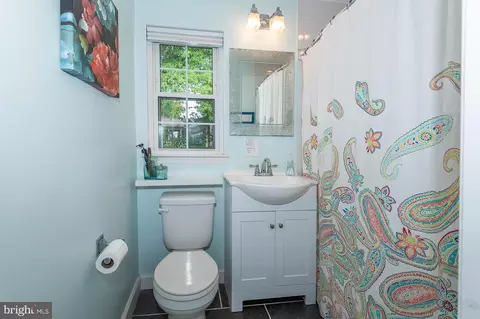 Bath - 150 Sillery Bay Rd, Pasadena, MD 21122 photo 1 of 3