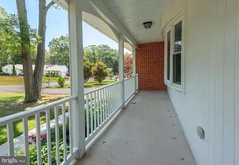 Exterior - 150 Sillery Bay Rd, Pasadena, MD 21122 photo 5 of 14
