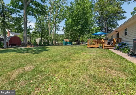 Exterior - 150 Sillery Bay Rd, Pasadena, MD 21122 photo 12 of 14