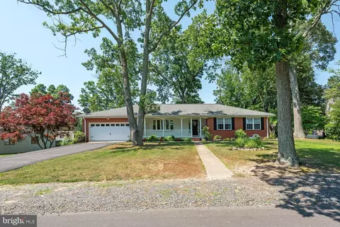 Exterior - 150 Sillery Bay Rd, Pasadena, MD 21122 photo 6 of 14