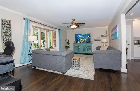 Living - 150 Sillery Bay Rd, Pasadena, MD 21122 photo 1 of 2