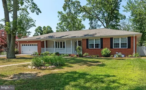 Exterior - 150 Sillery Bay Rd, Pasadena, MD 21122 photo 2 of 14