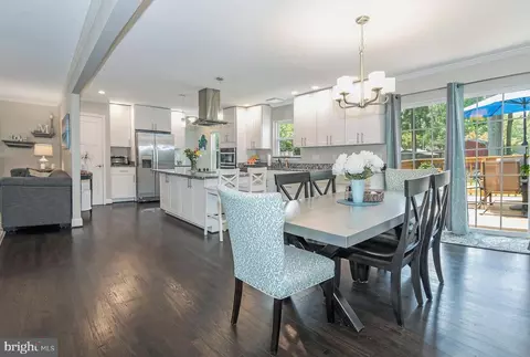 Dining - 150 Sillery Bay Rd, Pasadena, MD 21122 photo 1 of 2