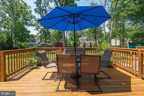 Exterior - 150 Sillery Bay Rd, Pasadena, MD 21122 photo 9 of 14