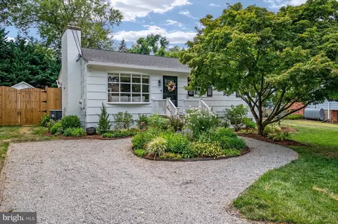 107 Great Lake Dr, Annapolis, MD 21403