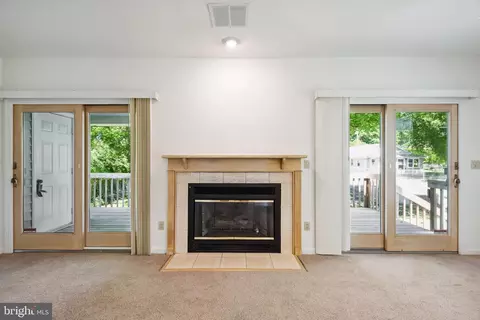 Living - 6011 Melbourne Ave, Deale, MD 20751 photo 8 of 11