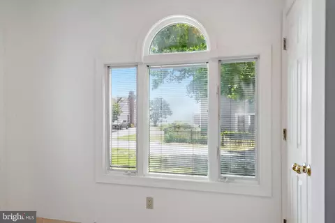 Entry Way - 6011 Melbourne Ave, Deale, MD 20751 photo 3 of 7