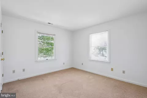 Bedroom - 6011 Melbourne Ave, Deale, MD 20751 photo 3 of 6