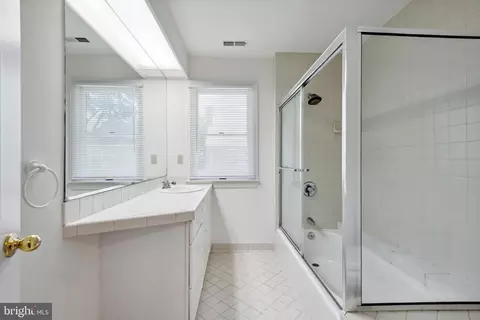 Bath - 6011 Melbourne Ave, Deale, MD 20751 photo 1 of 6