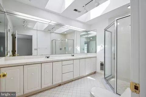 Bath - 6011 Melbourne Ave, Deale, MD 20751 photo 4 of 6