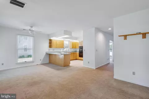 Living - 6011 Melbourne Ave, Deale, MD 20751 photo 10 of 11