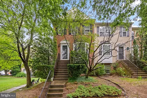 1002 Simsbury Ct, Crofton, MD 21114
