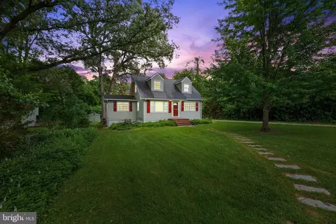 7931 Elizabeth Rd, Pasadena, MD 21122