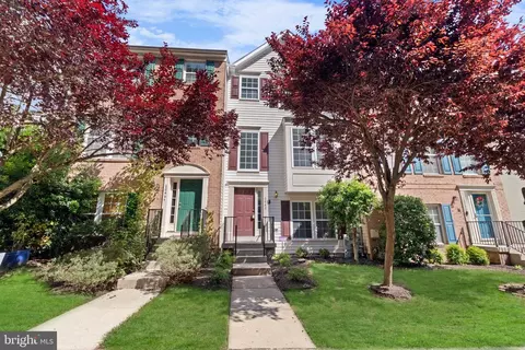 8048 Pennington Dr, Laurel, MD 20724