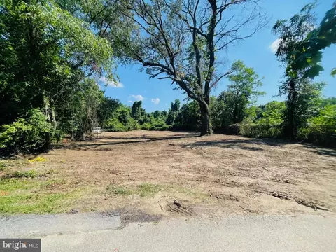 7348 Dotson Ln, Glen Burnie, MD 21060